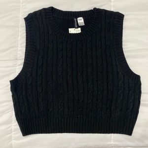 H&M Black Crop Sweater Vest Large